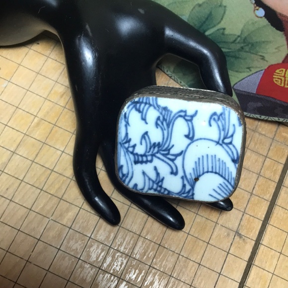 Chinese Ming Shard Trinket Rustic Box Blue White 2 3/8” X 1 15/16” 1 5/16” - Picture 3 of 12